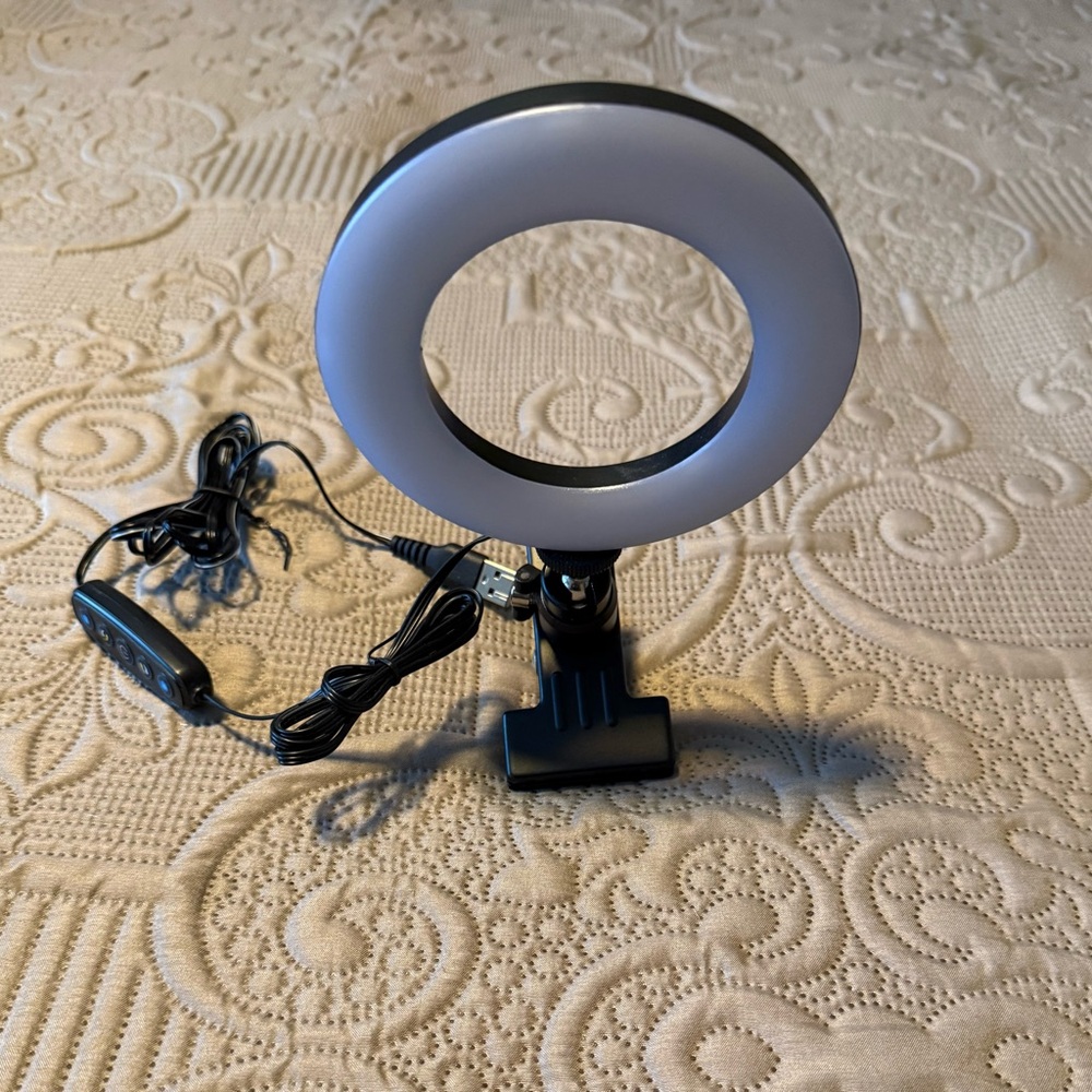 ✨ USB LED Ring Light w/ Clip Stand – Phone & Desk Use ✨